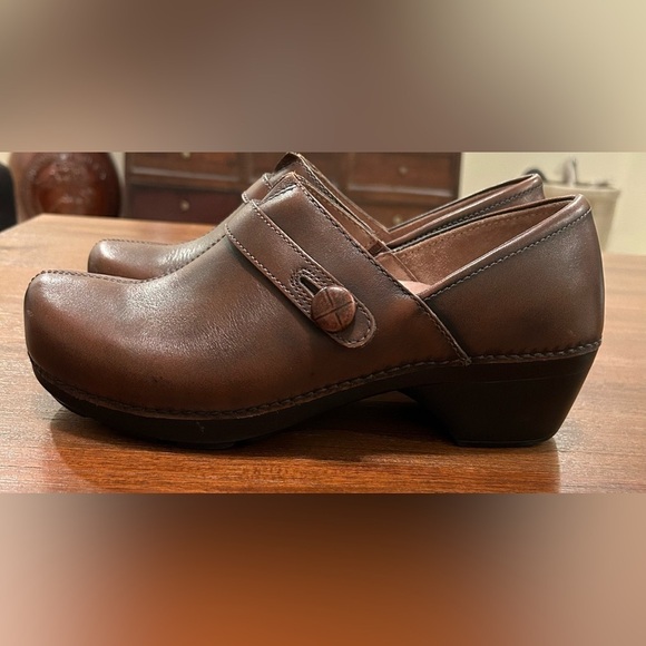Dansko Solstice‎ Button Strap Clogs Mules Brown Slip-On Size 41 US 10.5/11 - Picture 5 of 7